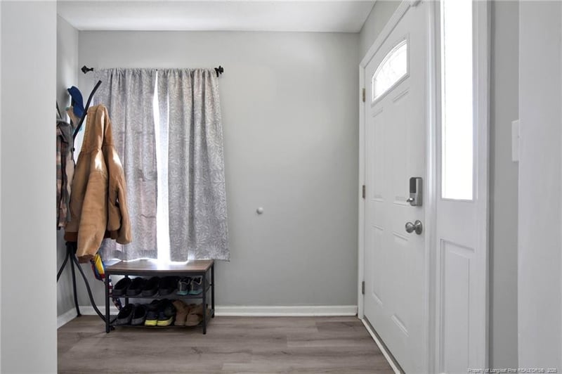 818 Eagle Landing Dr, Hope Mills, NC 28348