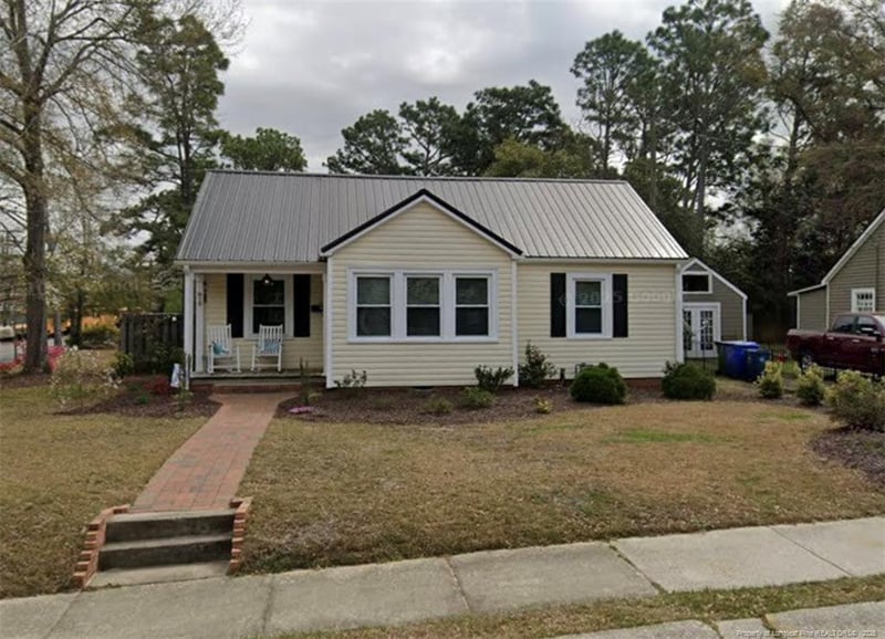 818 Greenland Dr, Fayetteville, NC 28305