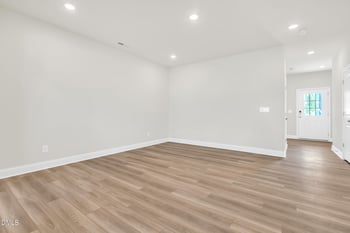 818 Kensley Grv Ln, Fuquay Varina, NC 27526