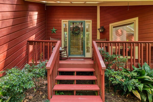 818 Lake Forest Dr, Raleigh, NC 27615