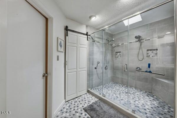 818 Lake Forest Dr, Raleigh, NC 27615