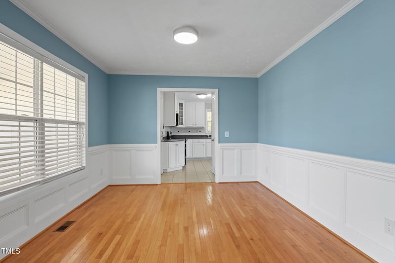 818 Running Horse Ln, Hope Mills, NC 28348