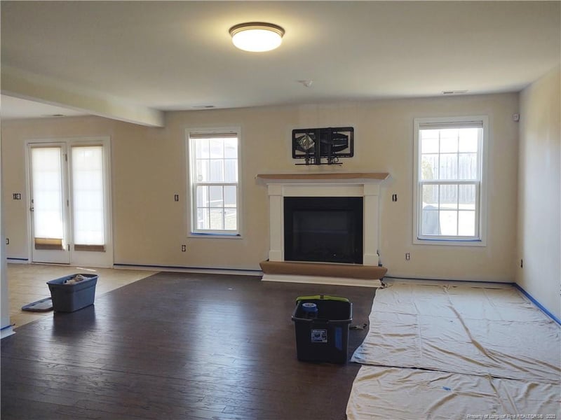 818 Screech Owl Dr, Fayetteville, NC 28348