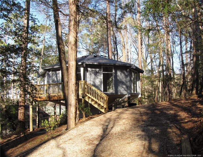819 Hill Top Cir, Sanford, NC 27332