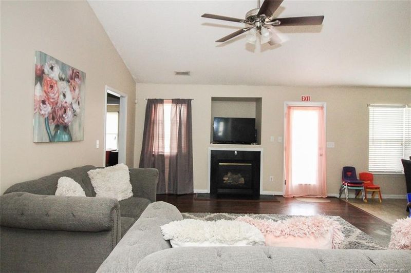 819 Nighthawk Pl, Fayetteville, NC 28314