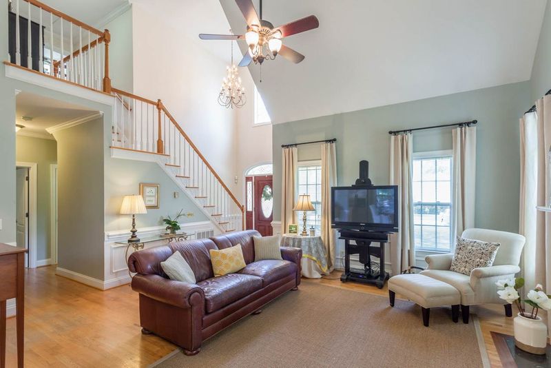 819 Occoneechee Dr, Fuquay Varina, NC 27526