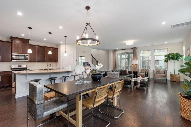 819 Rymark Ct, Cary, NC 27513