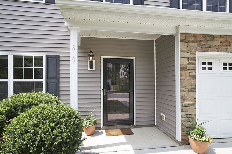 819 Woodside Park Ln, Durham, NC 27704