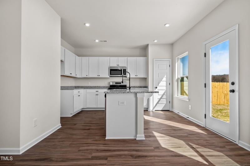 82 Continental Ln, Smithfield, NC 27577