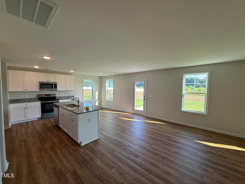 82 Emily Gardens Dr, Selma, NC 27576