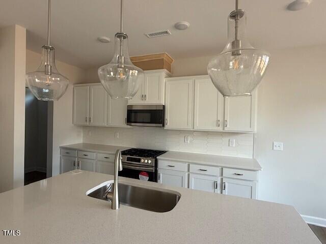 82 Fairwinds Dr, Lillington, NC 27546