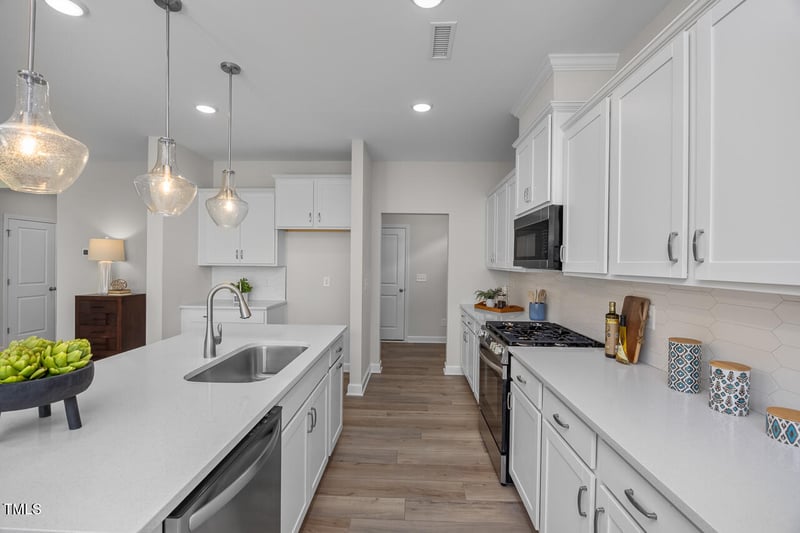 82 Fairwinds Dr, Lillington, NC 27546