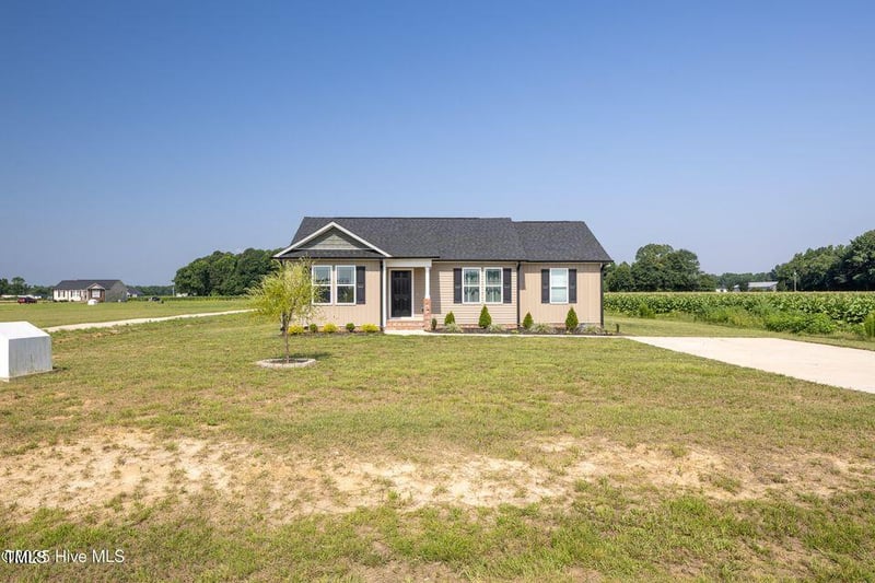 82 Mamie Rd, Benson, NC 27504