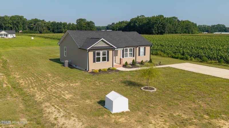 82 Mamie Rd, Benson, NC 27504