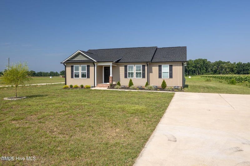 82 Mamie Rd, Benson, NC 27504