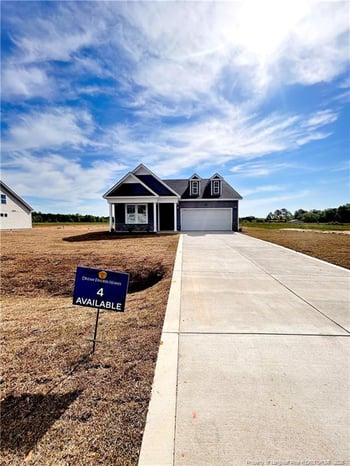 82 Maverick Ln, Dunn, NC 28334