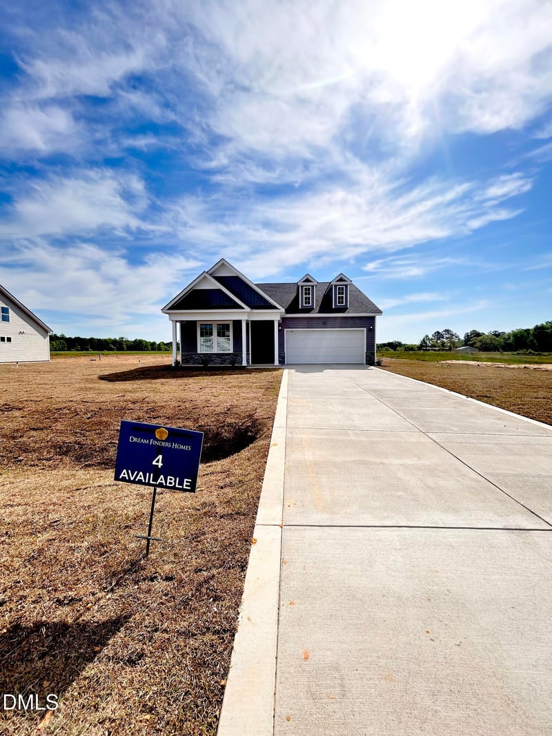 82 Maverick Ln, Dunn, NC 28334