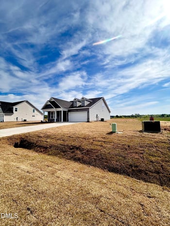 82 Maverick Ln, Dunn, NC 28334