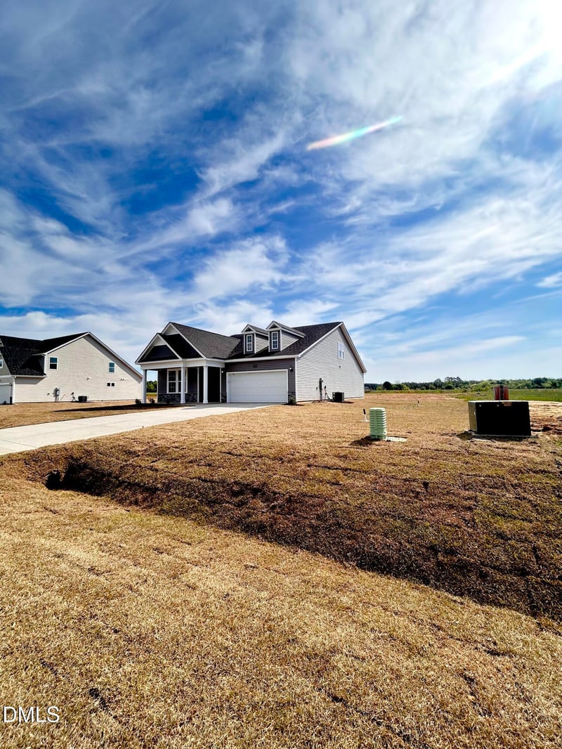 82 Maverick Ln, Dunn, NC 28334