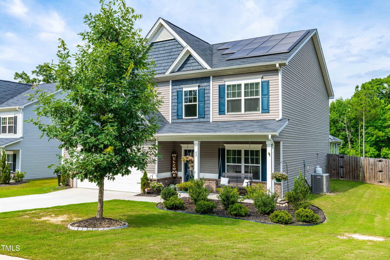 82 Neuse Overlook Dr, Clayton, NC 27527
