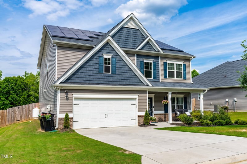 82 Neuse Overlook Dr, Clayton, NC 27527