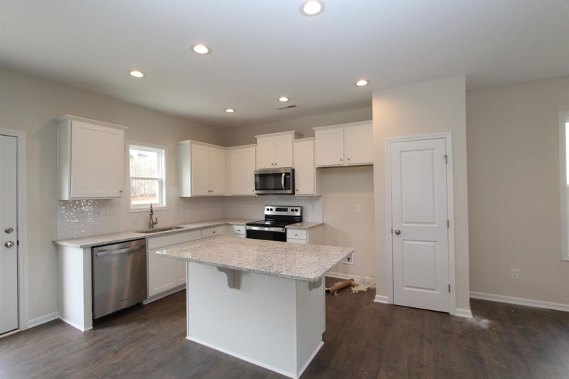 82 Robertson Stable Ln, Zebulon, NC 27597