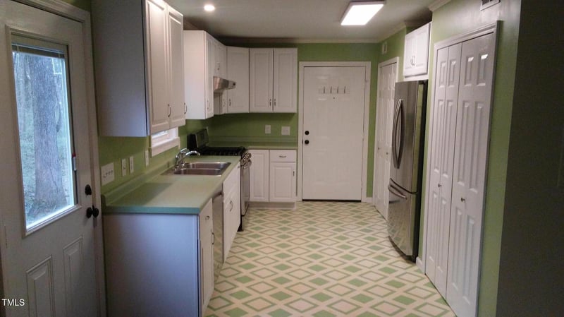 82 Whisper Ln, Pittsboro, NC 27312