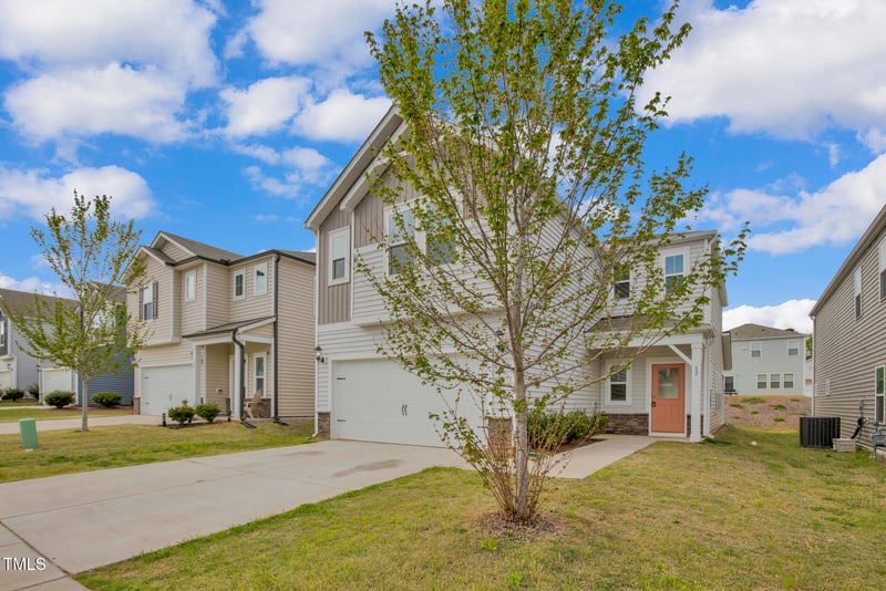82 White Ash Dr, Clayton, NC 27527
