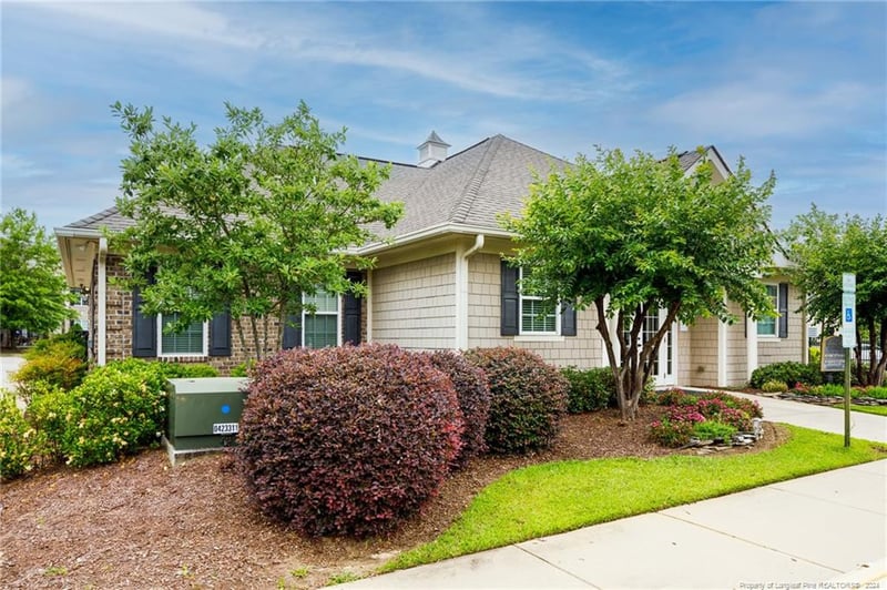 820 Astron Ln #102, Fayetteville, NC 28314