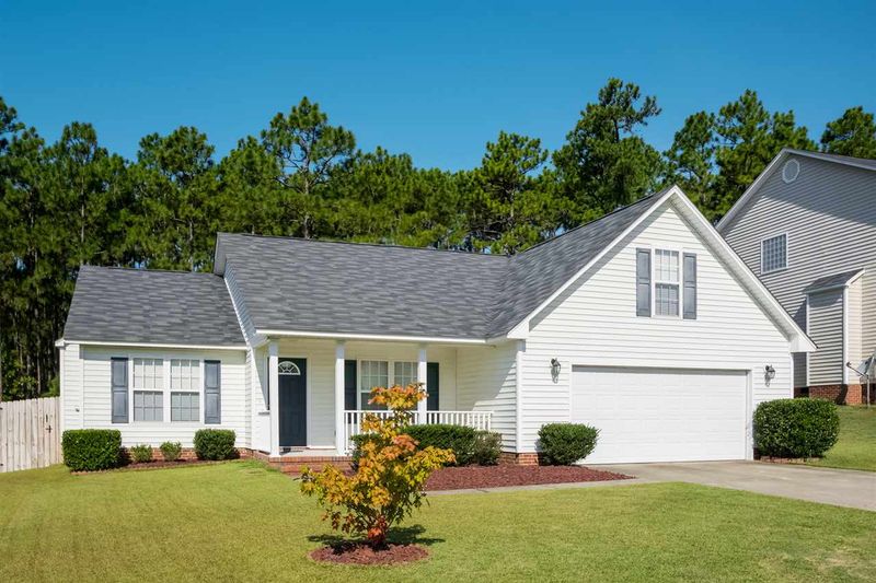 820 Bramblegate Rd, Hope Mills, NC 28348