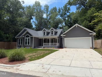 820 Cardinal Dr, Fuquay Varina, NC 27526