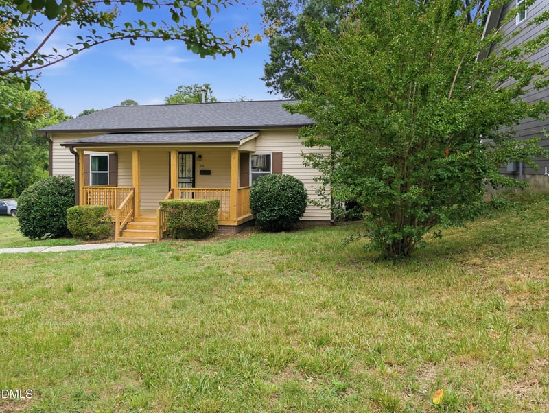 820 Chandler Ave, Burlington, NC 27217