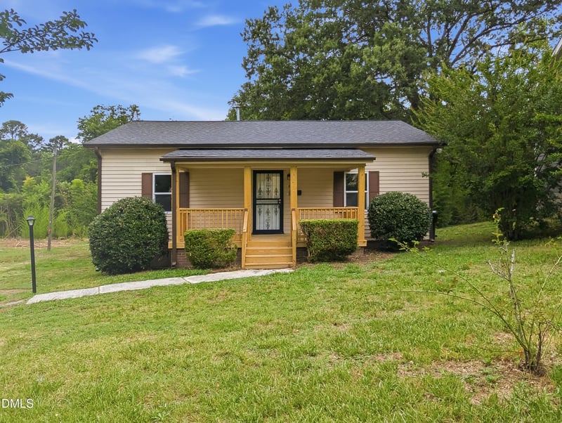 820 Chandler Ave, Burlington, NC 27217