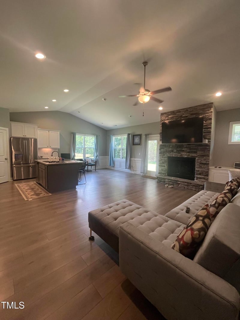 820 Christian Light Rd, Fuquay Varina, NC 27526