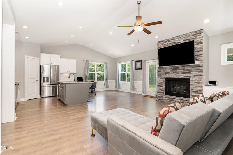 820 Christian Light Rd, Fuquay Varina, NC 27526