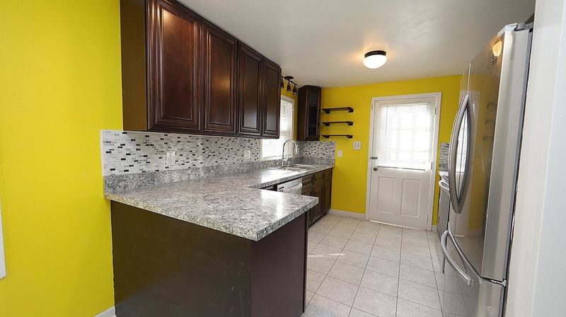 820 Cross Link Rd, Raleigh, NC 27610