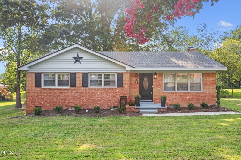 820 Greenwich St, Raleigh, NC 27610