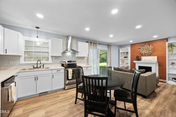 820 Greenwich St, Raleigh, NC 27610