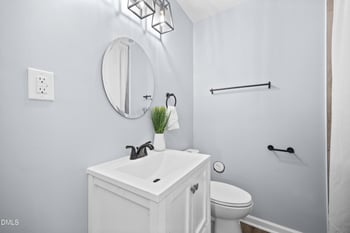 820 Greenwich St, Raleigh, NC 27610