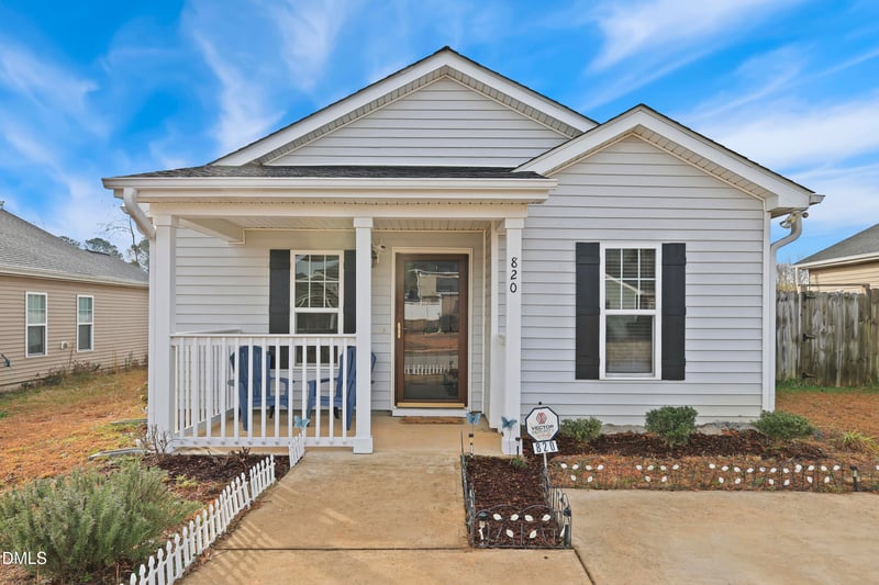 820 Grove Creek Ln, Raleigh, NC 27610