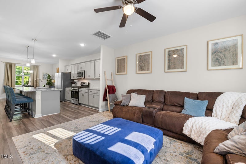 820 Laurel Gate Dr, Wake Forest, NC 27587