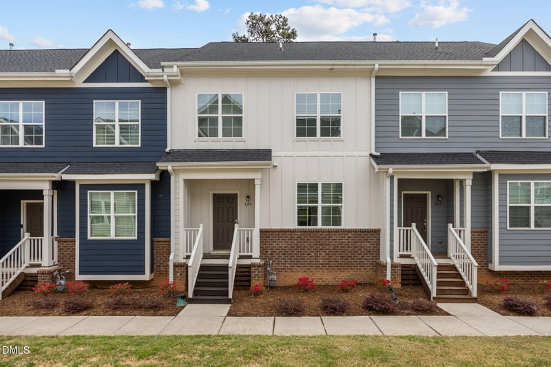 820 Laurel Gate Dr, Wake Forest, NC 27587