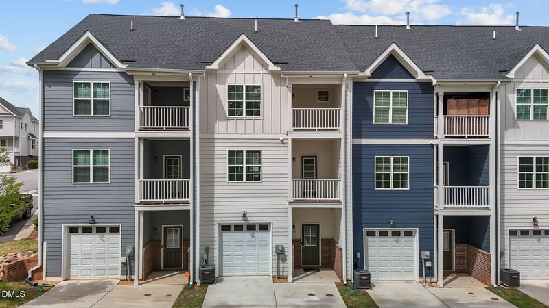 820 Laurel Gate Dr, Wake Forest, NC 27587
