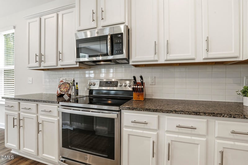 820 Logan Meadow Ct, Fuquay Varina, NC 27526