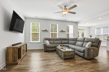 820 Logan Meadow Ct, Fuquay Varina, NC 27526