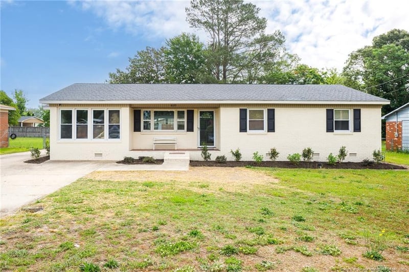 820 Medlo Rd, Fayetteville, NC 28303