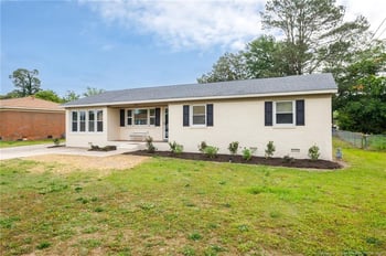 820 Medlo Rd, Fayetteville, NC 28303