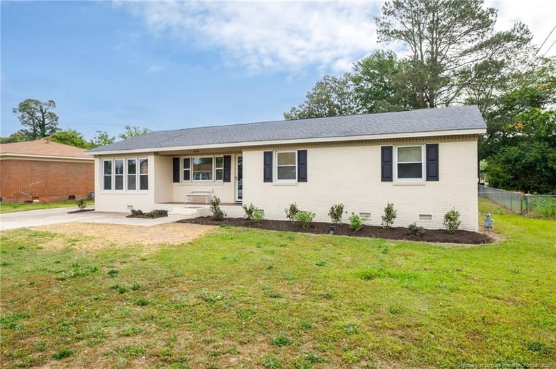 820 Medlo Rd, Fayetteville, NC 28303