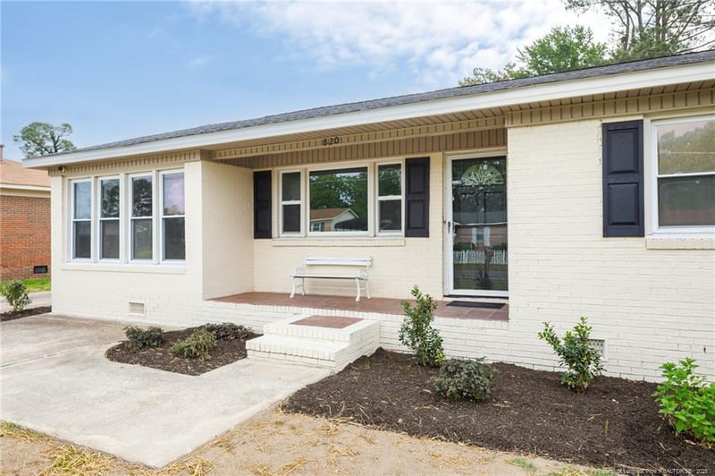 820 Medlo Rd, Fayetteville, NC 28303