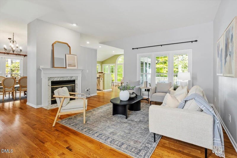 820 Northampton Dr, Cary, NC 27513